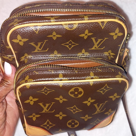 LV Amazone Shoulder/Crossbody Bag - Picture 6 of 12